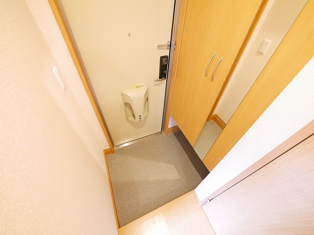 玄関　落ち着いた玄関です