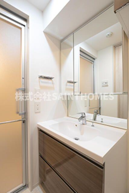 洗面設備　※写真は同タイプ住戸です。