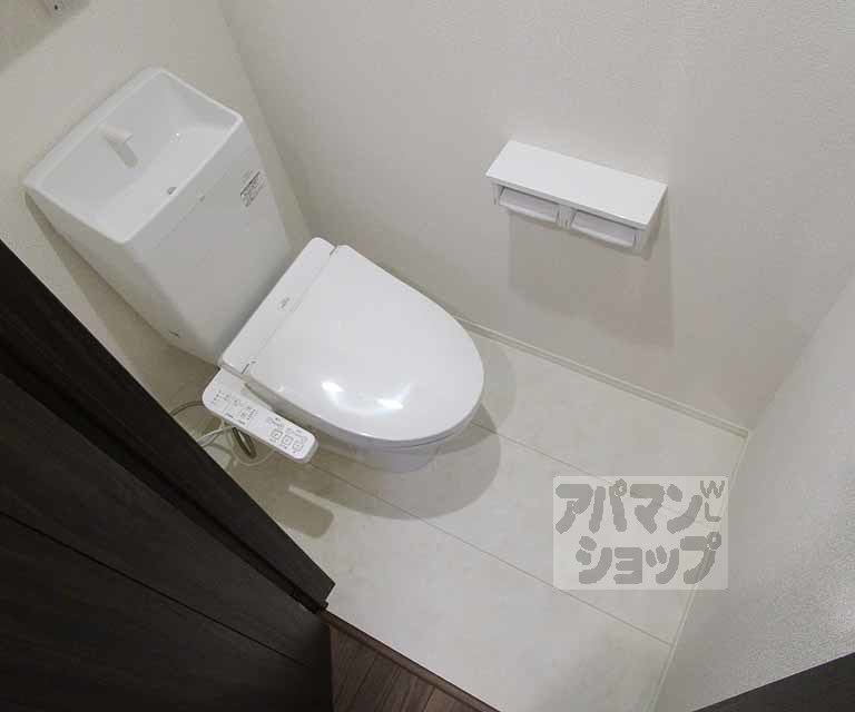 トイレ　３０２号室の写真です。