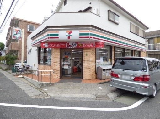 コンビニ　セブンイレブン市川新井3丁目店（コンビニ）まで220m