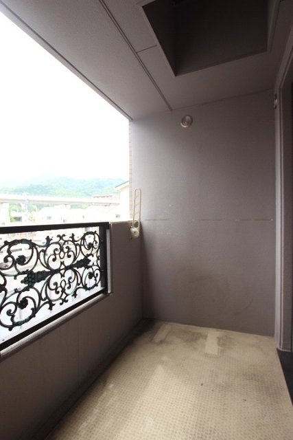 バルコニー　同物件別号室の写真です。