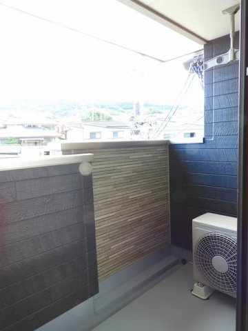 バルコニー　お洗濯にも便利なバルコニー付き