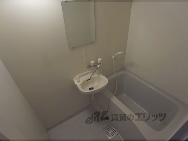 バス・シャワールーム　バス