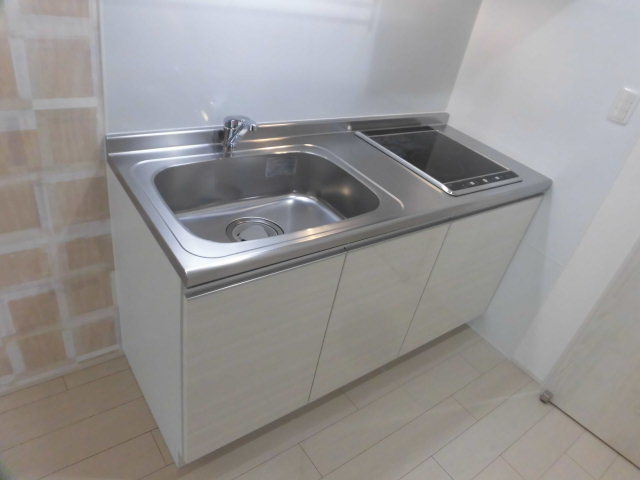 キッチン　二口のIHコンロでとても使いやすいです