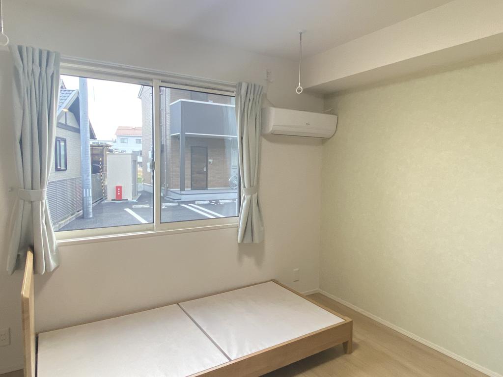 居室・リビング　※室内写真・動画・パノラマは同物件別部屋のものです。