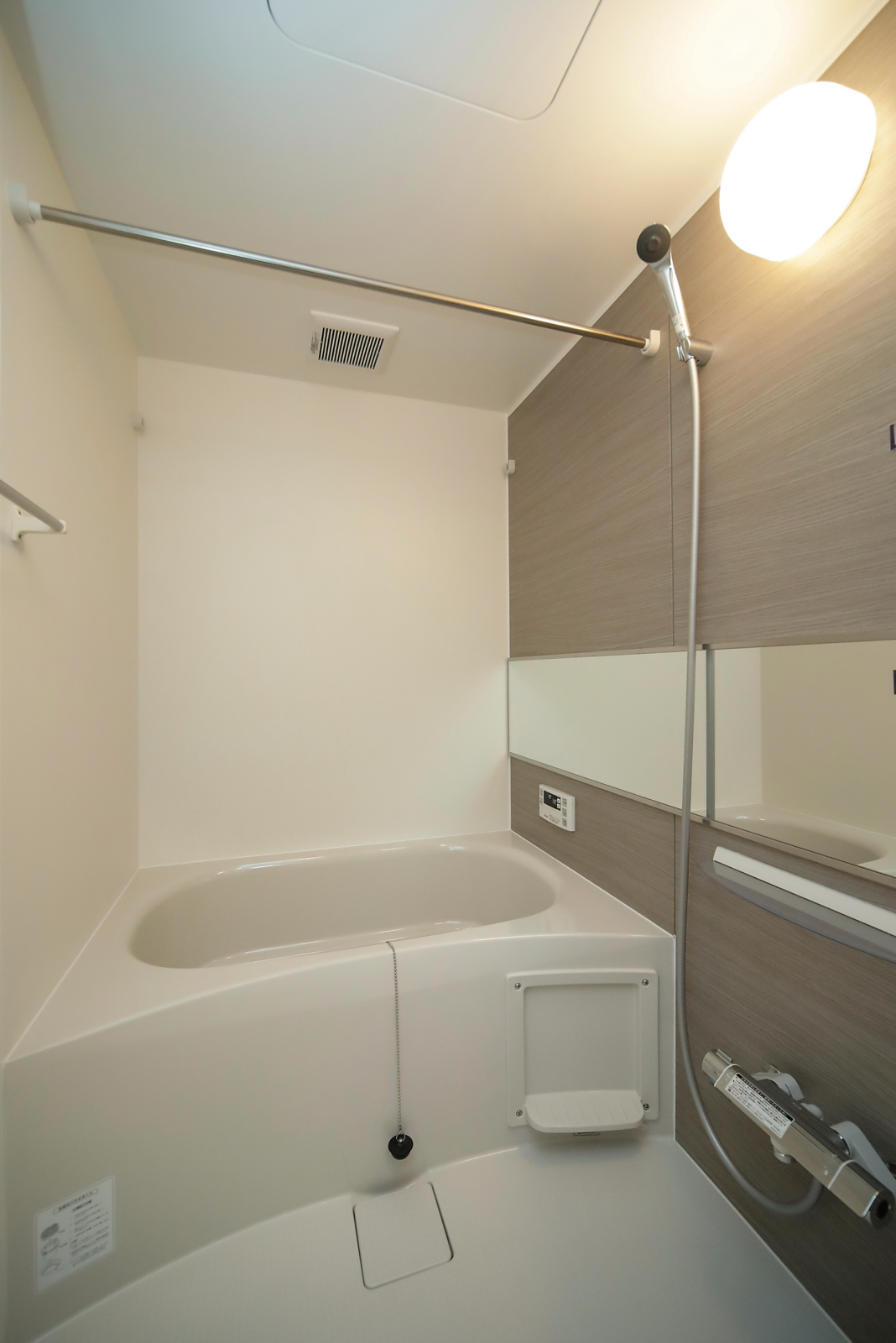 バス・シャワールーム　追い炊き機能付きバス