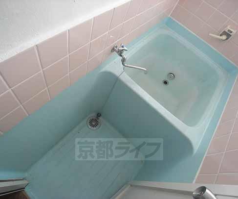 バス・シャワールーム　一日の疲れは取りましょう