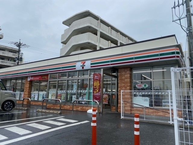 コンビニ　セブンイレブン 那覇楚辺店（コンビニ）まで200m