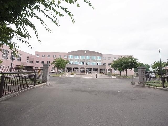 中学校　弘前市立第三中学校（中学校）まで2432m