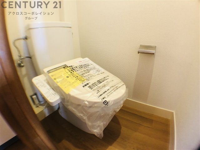 トイレ　シンプルで掃除のしやすいトイレです♪