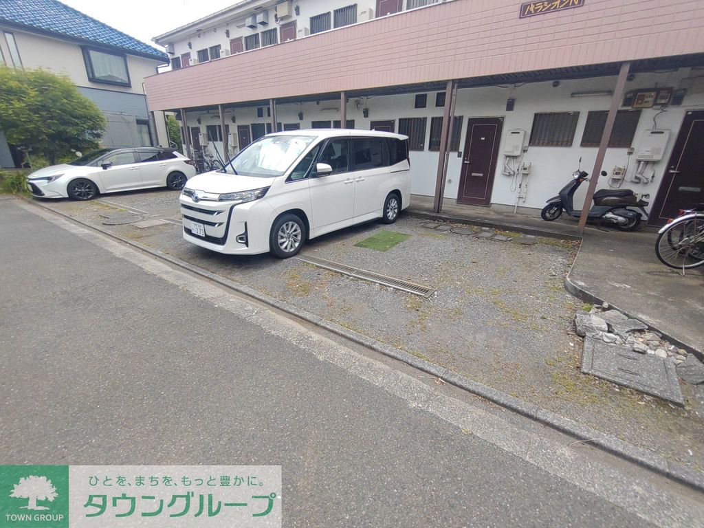 駐車場　駐車場