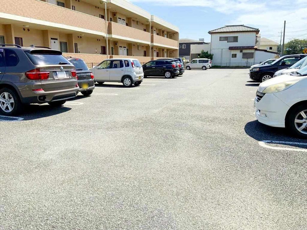 駐車場　駐車場