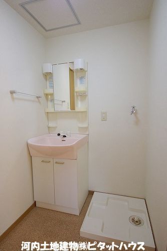 洗面設備　類似室内