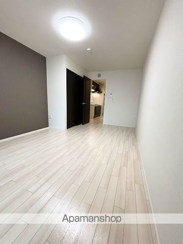 シャリス大津の居間写真