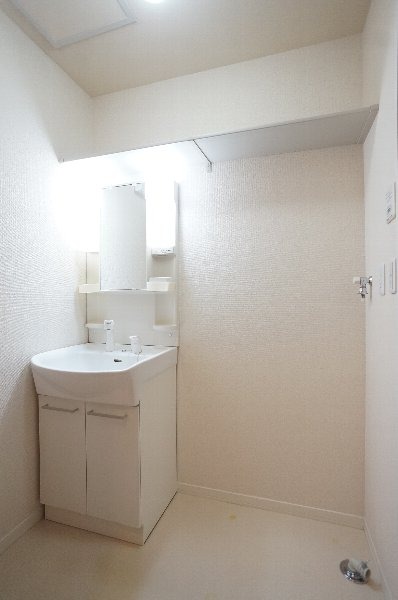 洗面設備　※同仕様、別の部屋の写真です