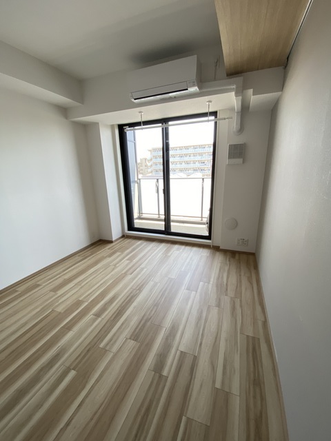 居室・リビング　清潔感のあるお部屋です。