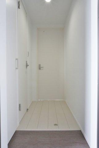 あおなみ線 南荒子駅 徒歩4分 3階建 築8年の玄関写真
