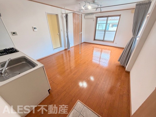 南海本線 高石駅 徒歩12分 2階建 築14年の居間写真