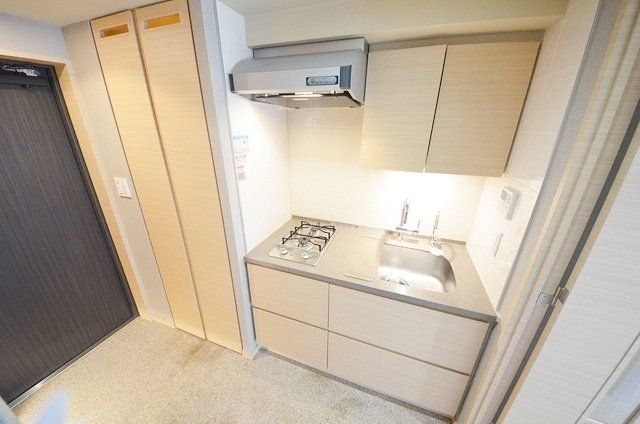キッチン　反転タイプの写真です