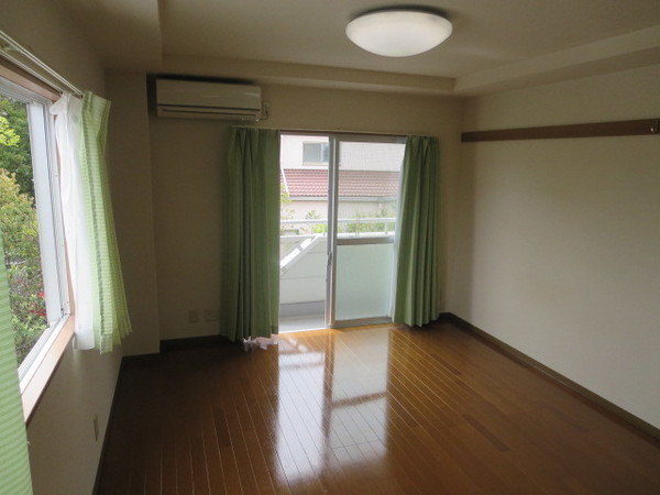 居室・リビング　※側面窓無し