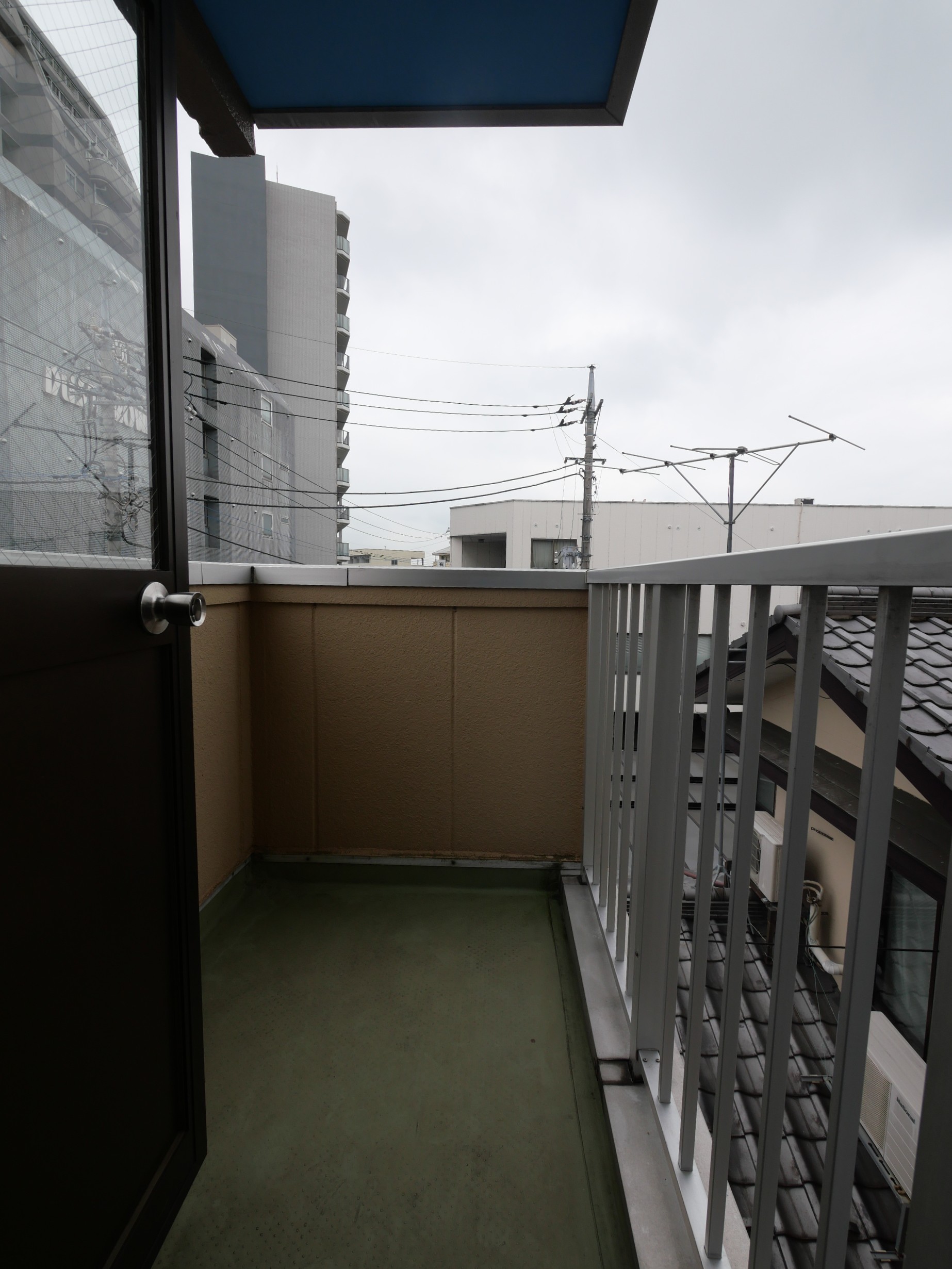 バルコニー　南向きで陽当たりの良いバルコニーです。