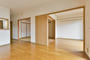 居室・リビング　（写真は反転タイプの他の部屋になります）