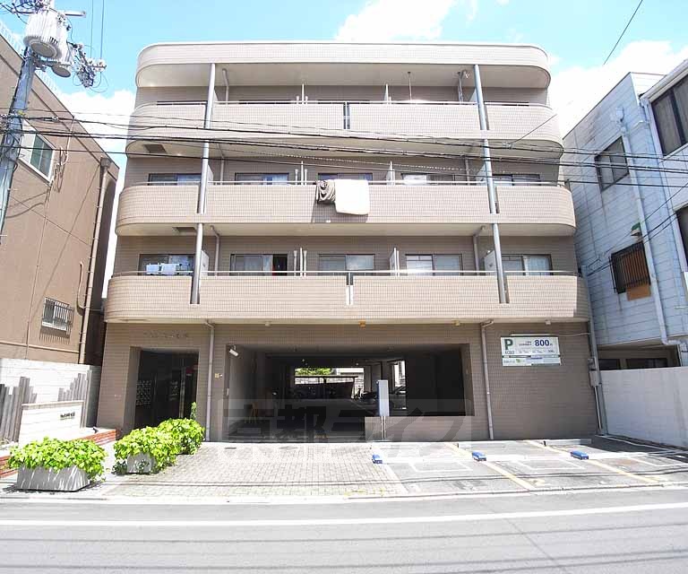 京都市下京区西七条市部町のマンションの建物外観