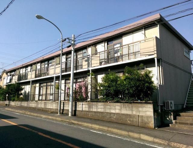 横浜市瀬谷区阿久和東のアパートの建物外観