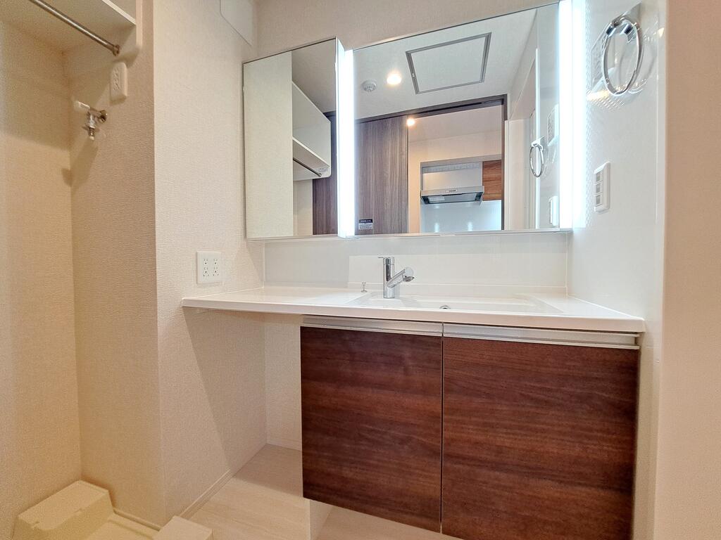 洗面設備　★シャンプードレッサー仕様の独立洗面台！