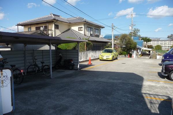 【光ハイツ杉本の駐車場】