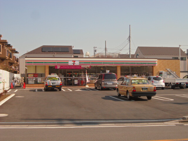 コンビニ　セブンイレブン練馬田柄3丁目店（コンビニ）まで563m