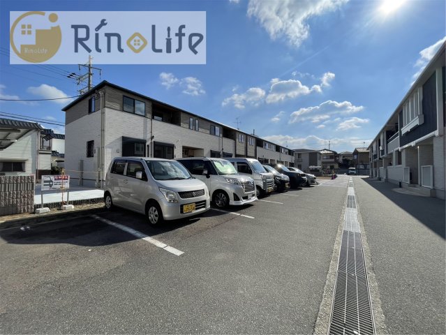 【堺市東区草尾のアパートの駐車場】