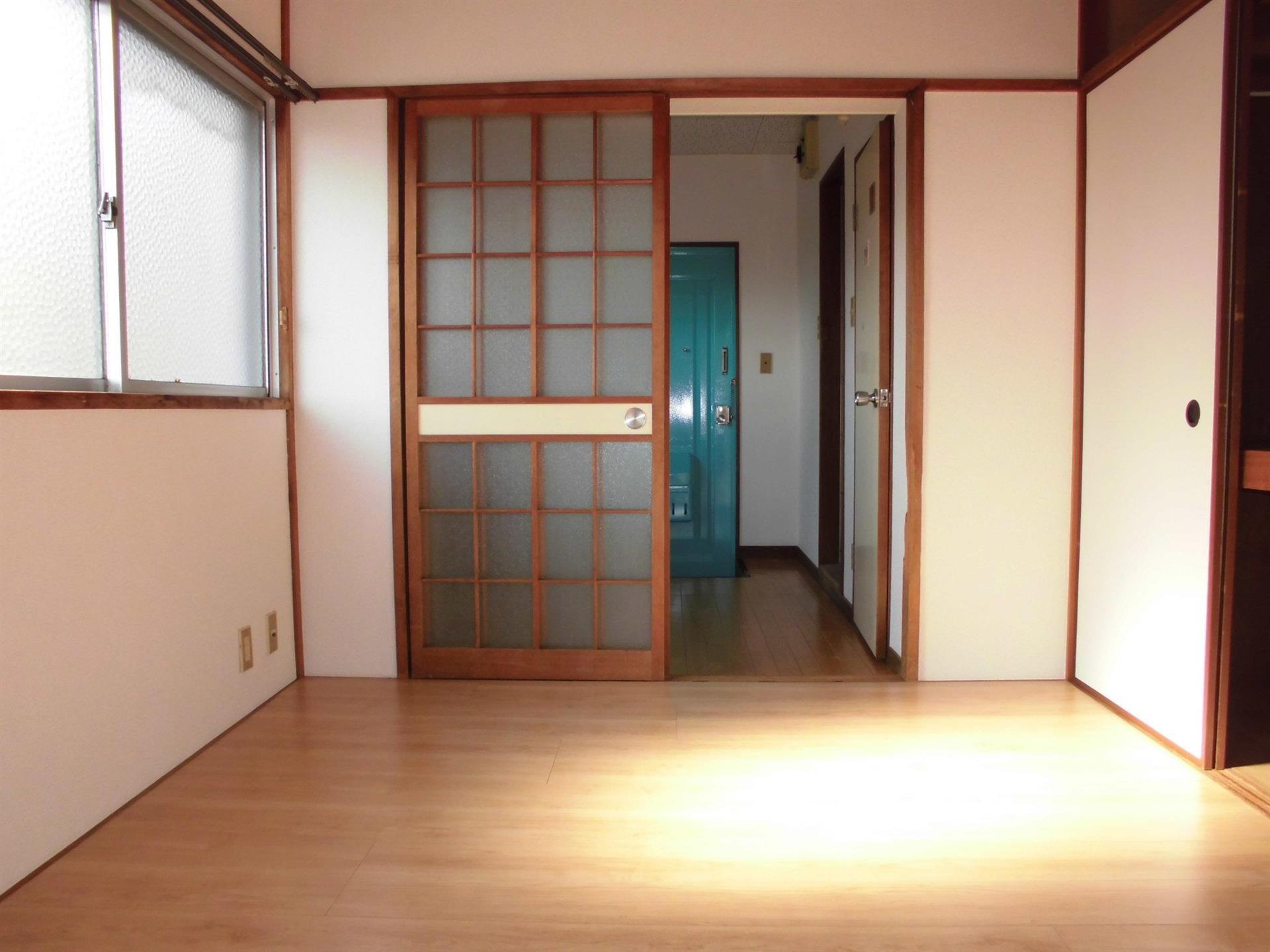 【中洲マンションの居室・リビング】