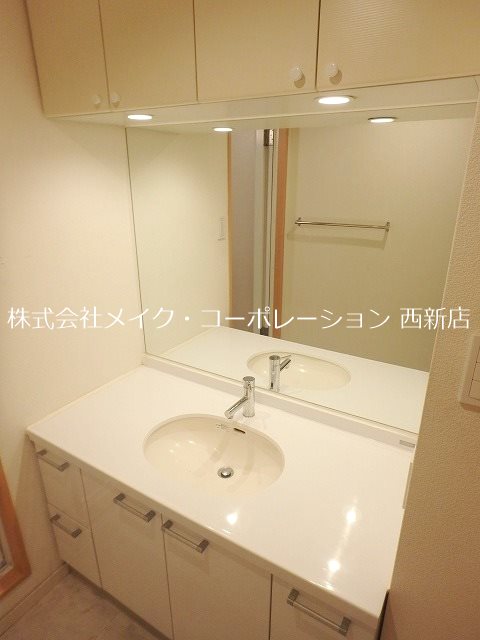 【福岡市早良区昭代のマンションの洗面設備】