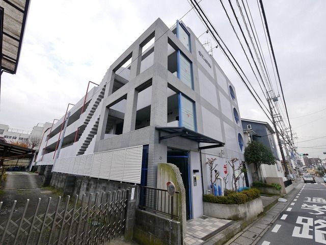 狭山市入間川のマンションの建物外観