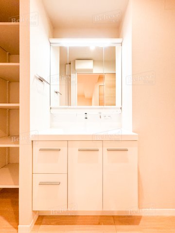 洗面設備　綺麗で明るい洗面所です☆