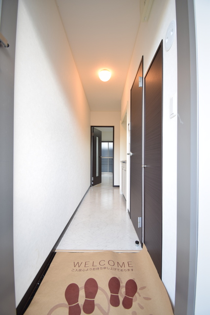 玄関　玄関から見える廊下です★