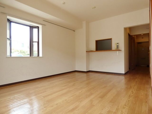 居室・リビング　☆明るい2面採光☆