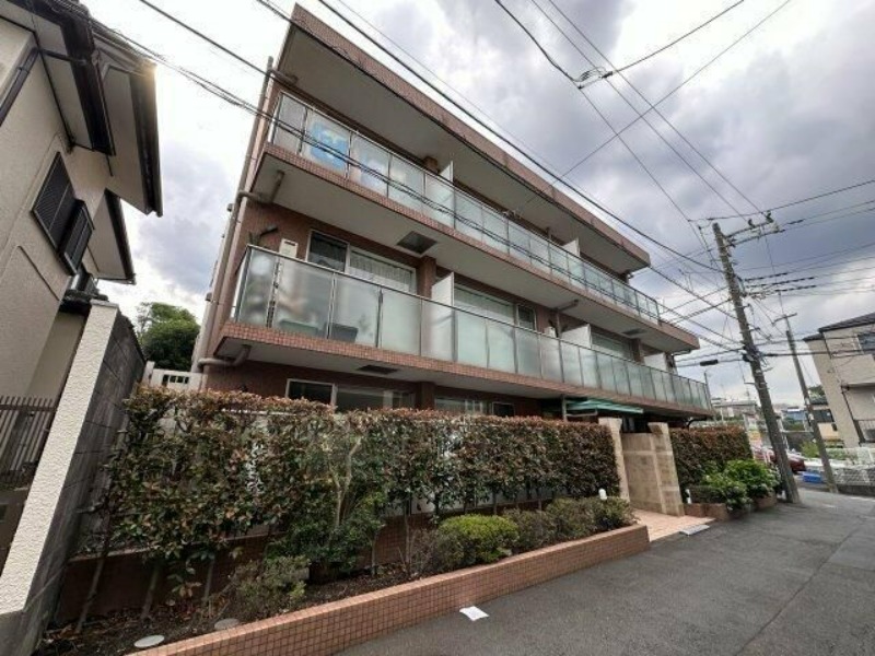 フローレンス鷺沼の建物外観