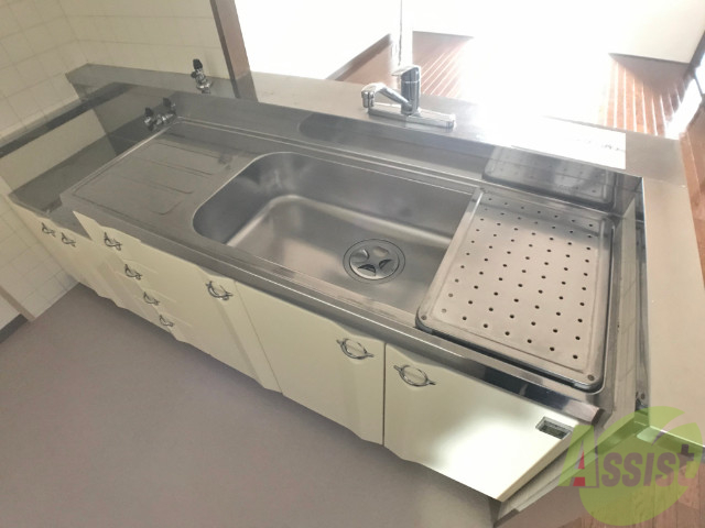 キッチン　キッチンは広くて使いやすいサイズ感になっています。