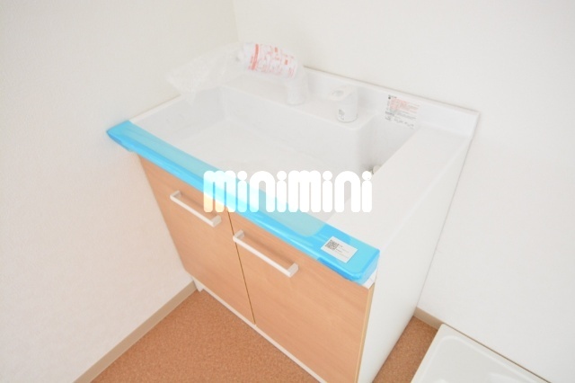 洗面設備　※同一建物の別のお部屋の写真を掲載しております