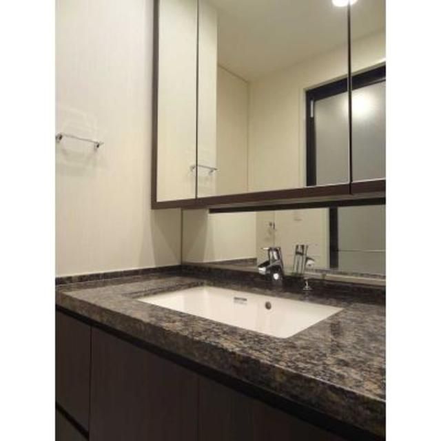 洗面設備　別タイプ部屋　参考写真です