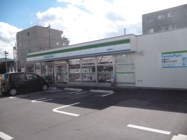 コンビニ　ファミリーマート（コンビニ）まで340m
