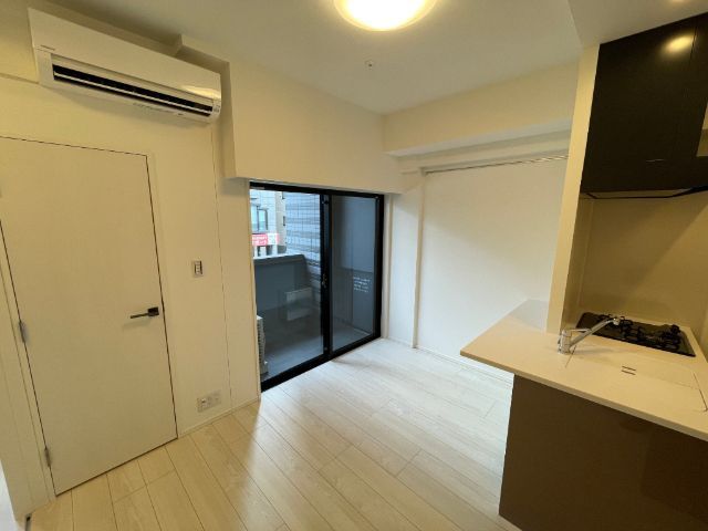 居室・リビング　別号室参考写真