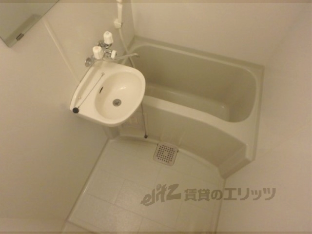 バス・シャワールーム　バス