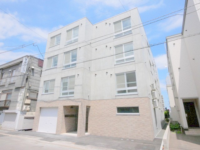 建物外観　ネット無料の築浅物件が出ました♪