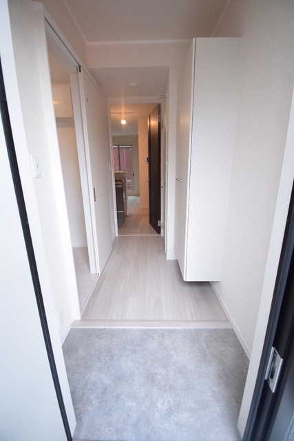 玄関　玄関から見える廊下です