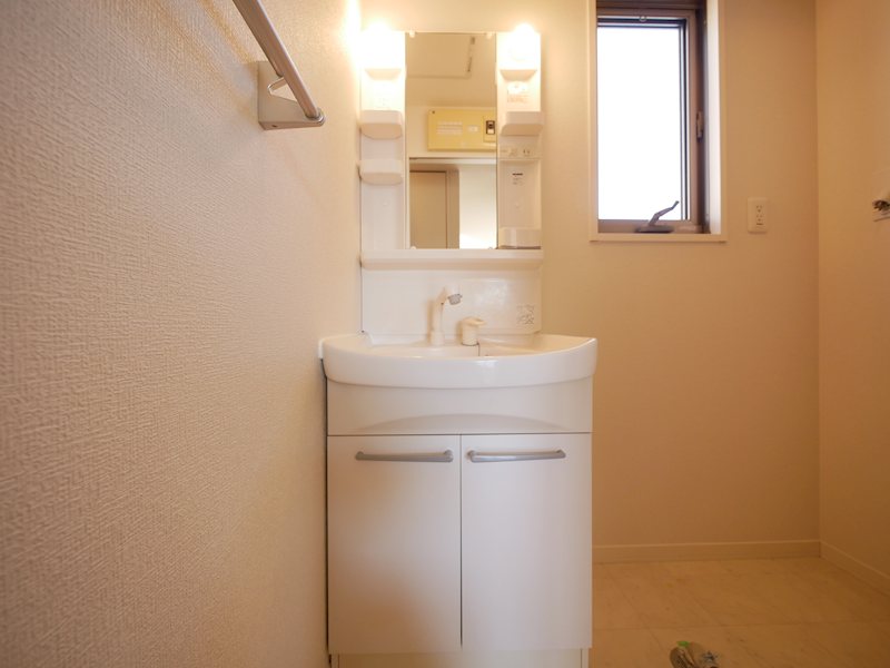 洗面設備　シャンプードレッサー、室内洗濯機置き場