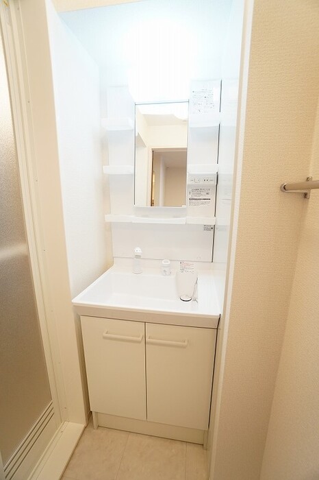 洗面設備　独立洗面化粧台付き