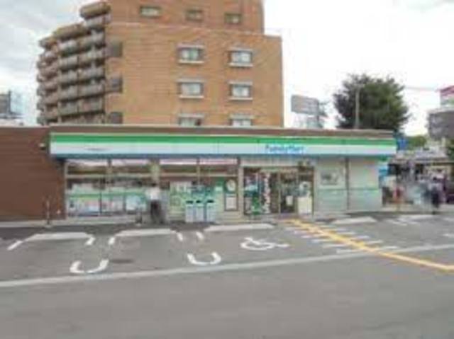 コンビニ　ファミリーマート吹田千里山西店（コンビニ）まで557m